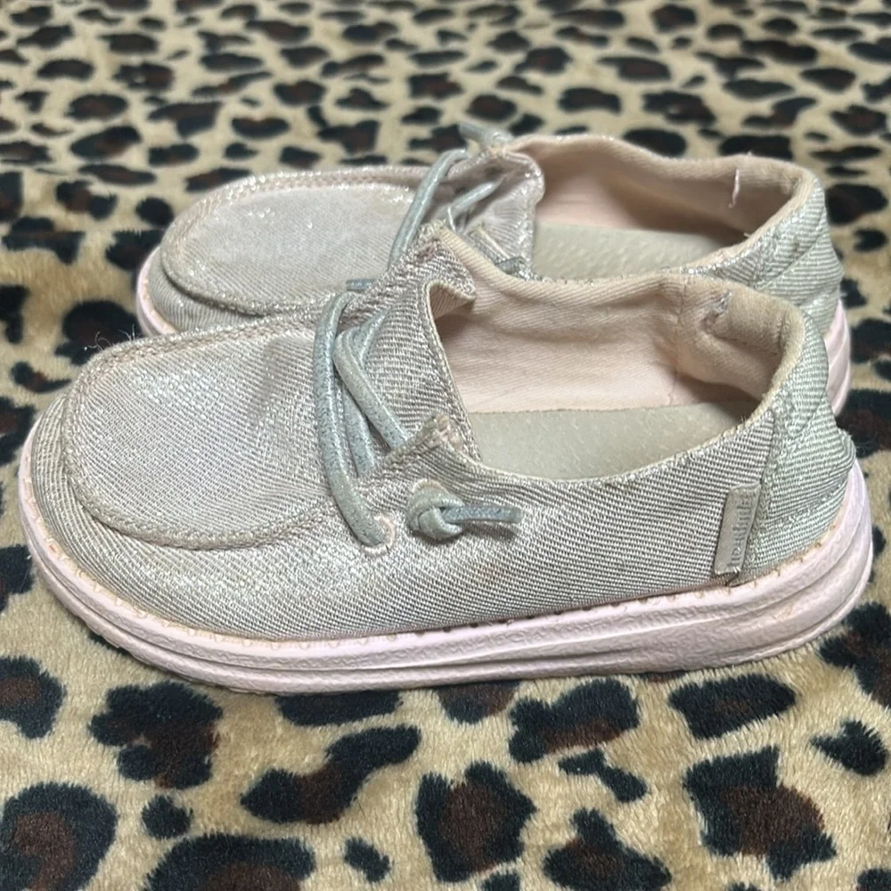 Hey Dude 8 Wendy Toddler Girls Sparkling Pink Slip On Loafers